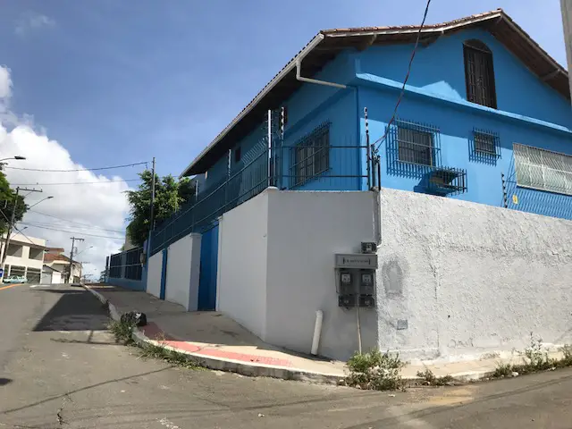 Casa com 3 Quartos para Alugar por R$ 1.000/Mês Centro, Serra - ES