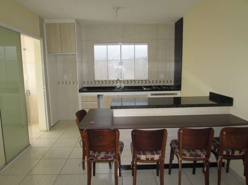 Casa com 2 Quartos para Alugar, 45 m² por R$ 850/Mês Rua Baltazar Lisboa, 599 - Ronda, Ponta Grossa - PR
