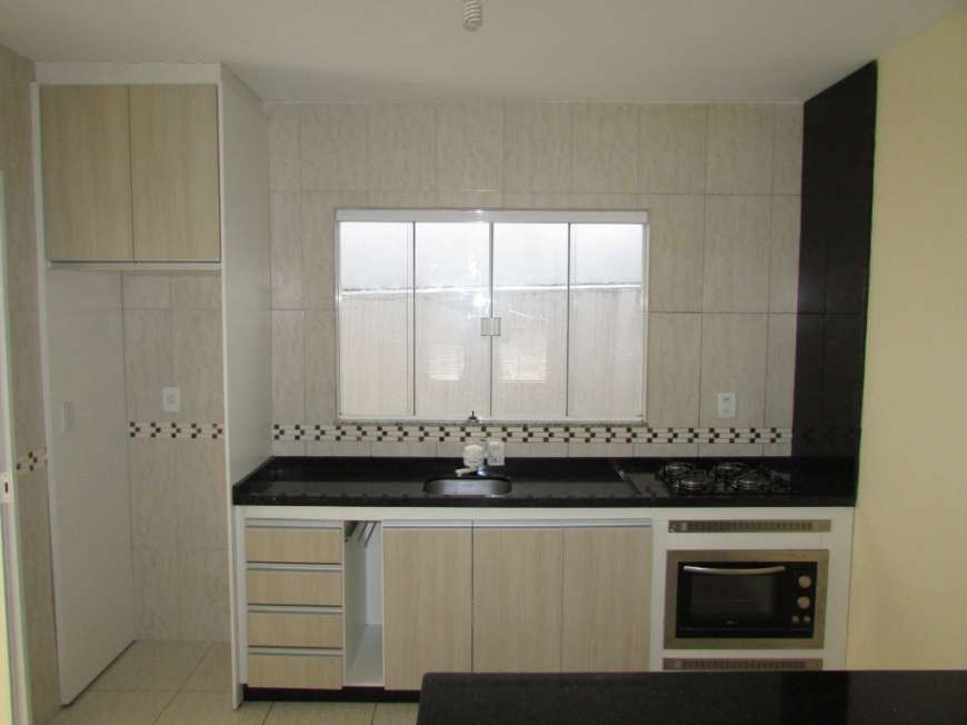 Casa com 2 Quartos para Alugar, 45 m² por R$ 850/Mês Rua Baltazar Lisboa, 599 - Ronda, Ponta Grossa - PR