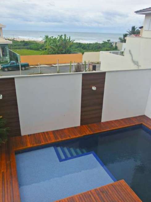 Casa com 5 Quartos para Alugar, 300 m² por R$ 5.000/Dia Praia dos Amores, Balneário Camboriú - SC