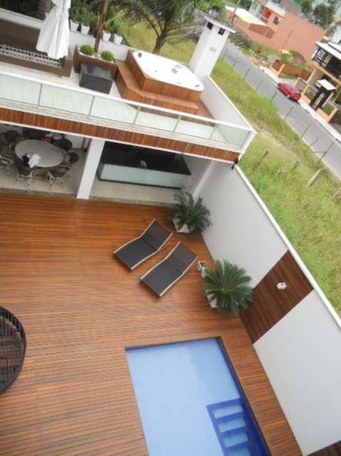 Casa com 5 Quartos para Alugar, 300 m² por R$ 5.000/Dia Praia dos Amores, Balneário Camboriú - SC