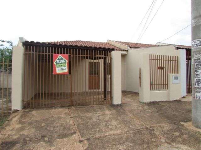Casa com 2 Quartos para Alugar, 55 m² por R$ 750/Mês Rua Antônio Francisco de Almeida, 7 - Vila Planalto, Campo Grande - MS