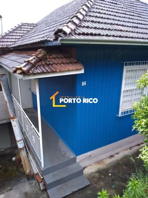 Casa com 7 Quartos para Alugar, 150 m² por R$ 1.100/Mês Rua Luiz Buratto - Rio Branco, Caxias do Sul - RS