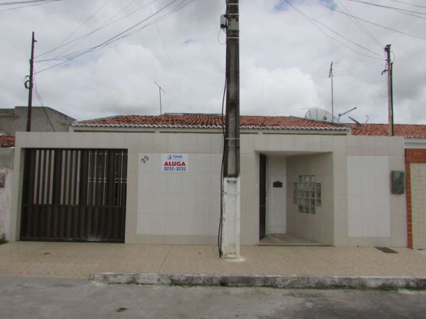 Casa com 3 Quartos para Alugar, 162 m² por R$ 1.000/Mês São Conrado, Aracaju - SE