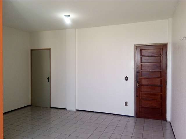 Apartamento com 3 Quartos para Alugar, 115 m² por R$ 800/Mês Rua Jaú, 60 - Parreão, Fortaleza - CE