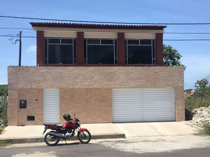 Casa com 3 Quartos para Alugar por R$ 2.000/Mês Aruana, Aracaju - SE
