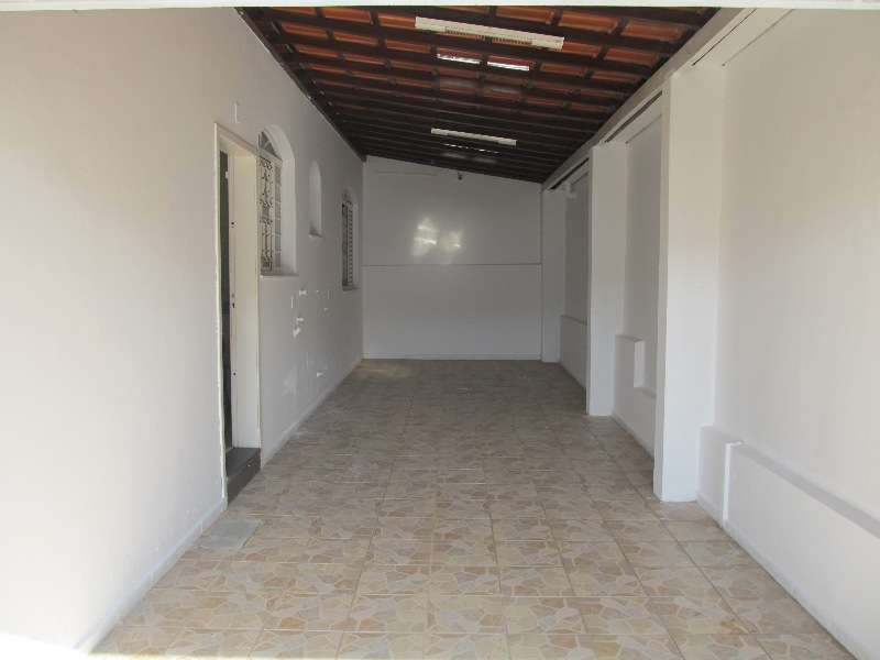 Casa com 3 Quartos para Alugar, 230 m² por R$ 2.000/Mês Rua Comandante Ary Lopes - Santa Amélia, Belo Horizonte - MG