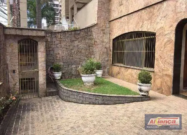 Casa com 3 Quartos à Venda, 470 m² por R$ 3.250.000 Rua Brás Cubas, 313 - Centro, Guarulhos - SP