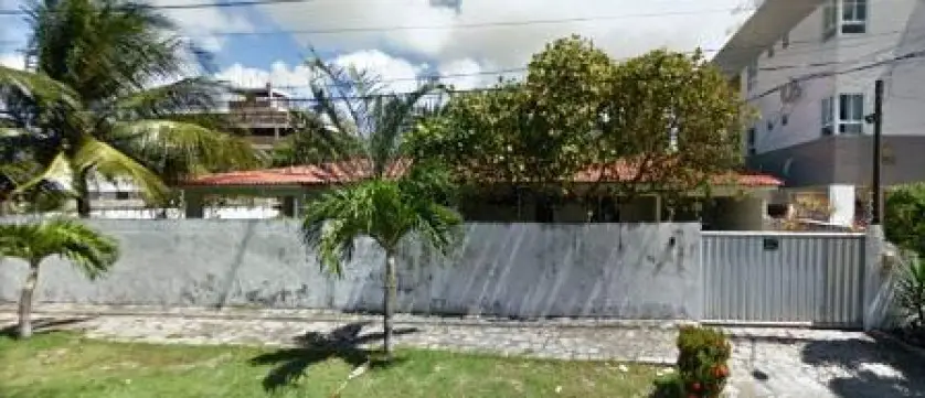 Casa com 3 Quartos à Venda, 416 m² por R$ 750.000 Bessa, João Pessoa - PB