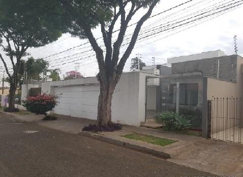 Casa com 2 Quartos à Venda, 366 m² por R$ 1.768.000 Rua Ribeirão Claro - Vila Christino, Maringá - PR