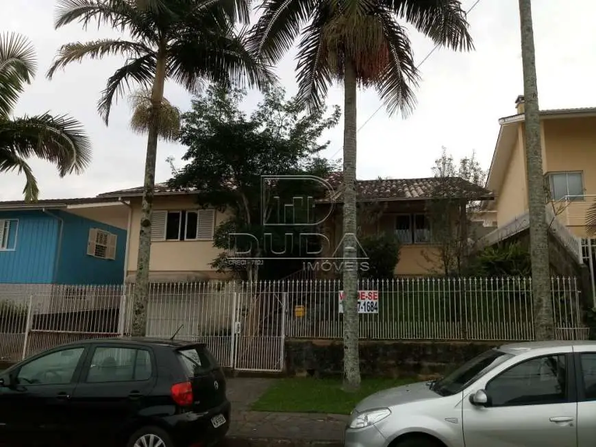 Casa com 3 Quartos à Venda por R$ 550.000 Michel, Criciúma - SC