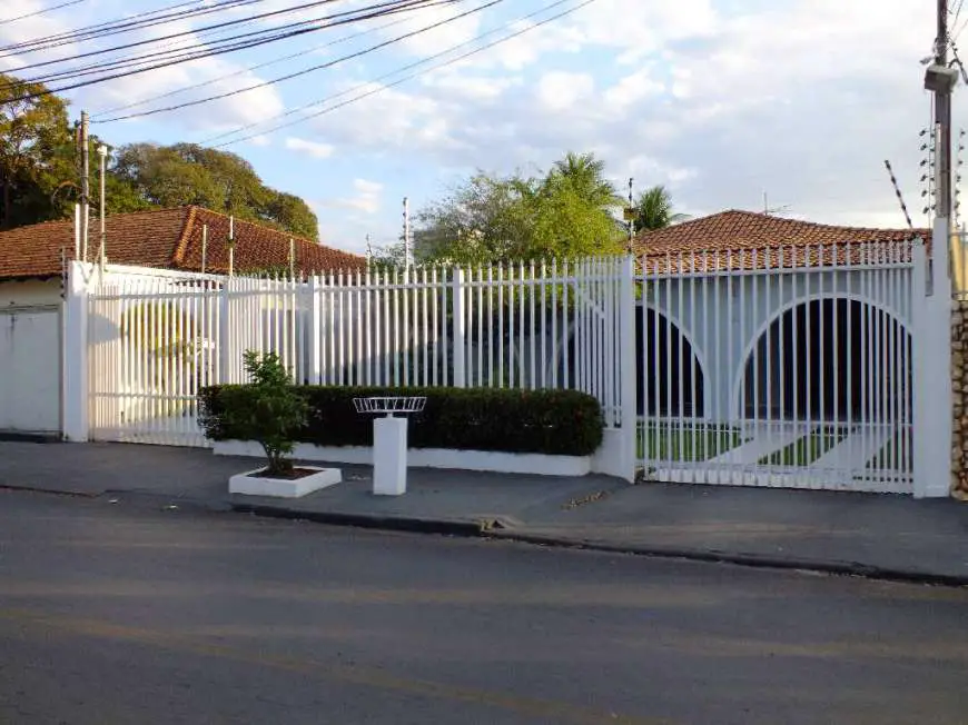 Casa com 4 Quartos para Alugar, 248 m² por R$ 3.500/Mês Boa Esperança, Cuiabá - MT