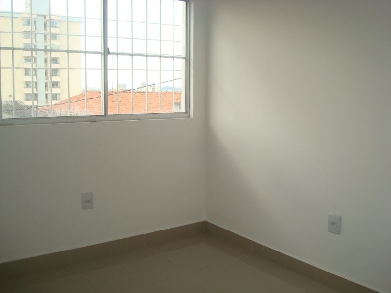 Apartamento com 1 Quarto para Alugar, 40 m² por R$ 700/Mês Santa Tereza, Belo Horizonte - MG