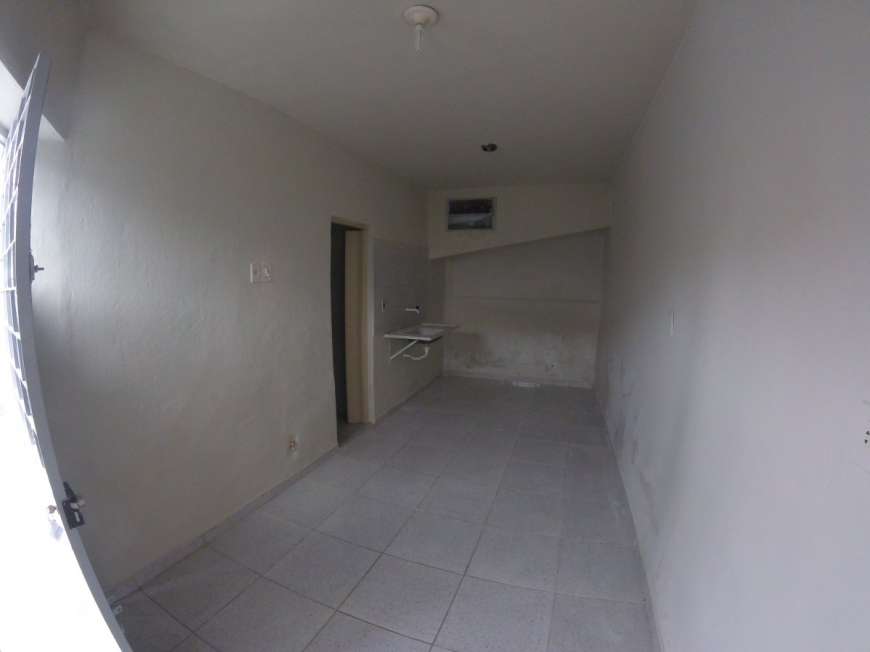 Casa com 1 Quarto para Alugar, 20 m² por R$ 350/Mês Rua Doutor José Bezerra de Menezes, 236 - Poço, Maceió - AL