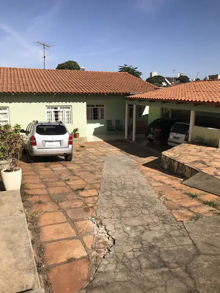 Casa com 4 Quartos à Venda, 145 m² por R$ 480.000 Setor Leste Universitário, Goiânia - GO