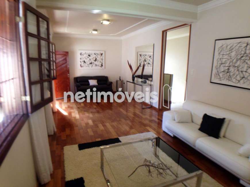Casa com 4 Quartos à Venda, 360 m² por R$ 855.000 Álvaro Camargos, Belo Horizonte - MG