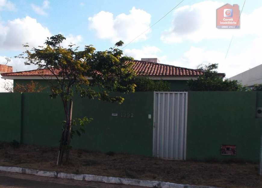 Casa com 4 Quartos à Venda, 227 m² por R$ 350.000 Candelária, Natal - RN