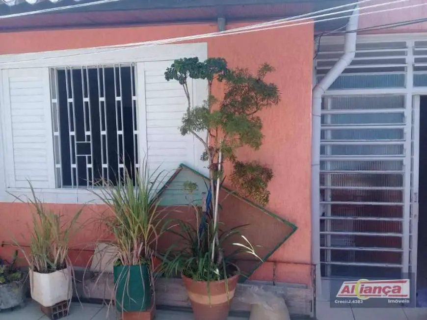 Casa com 1 Quarto para Alugar, 70 m² por R$ 900/Mês Rua José Liotta, 191 - Jardim Rosa de Franca, Guarulhos - SP