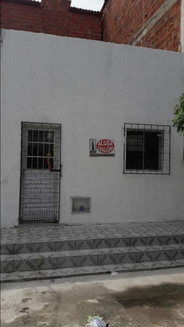 Casa com 2 Quartos para Alugar, 30 m² por R$ 550/Mês Montese, Fortaleza - CE
