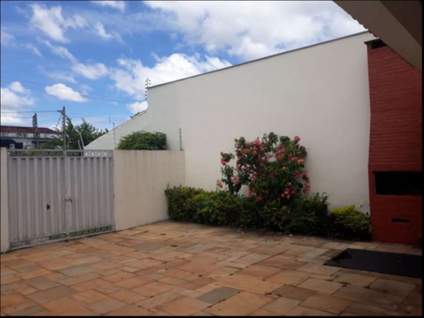 Casa com 3 Quartos à Venda, 380 m² por R$ 1.580.000 Rua das Hortências, 264 - Jardim Cuiabá, Cuiabá - MT