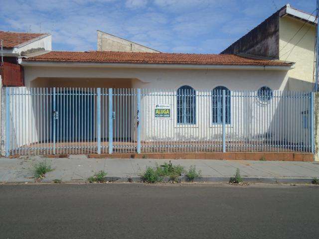 Casa com 2 Quartos para Alugar, 90 m² por R$ 850/Mês Jardim Nazareth, São José do Rio Preto - SP