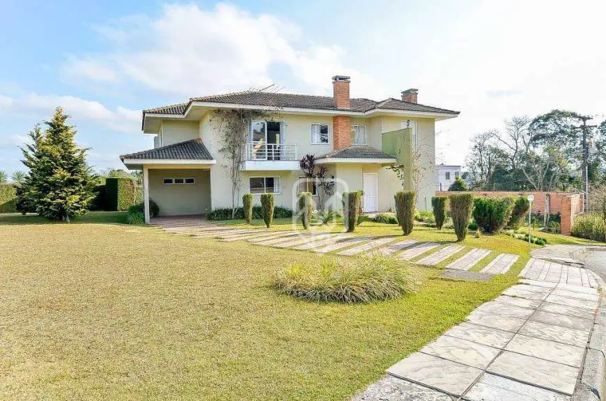 Casa com 3 Quartos para Alugar, 300 m² por R$ 5.000/Mês Rua Soledade Regina Sanzovo Mourão, 1200 - Butiatuvinha, Curitiba - PR