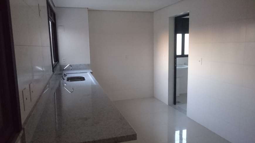 Apartamento com 4 Quartos à Venda, 213 m² por R$ 773.990 Avenida das Flores - Jardim Cuiabá, Cuiabá - MT