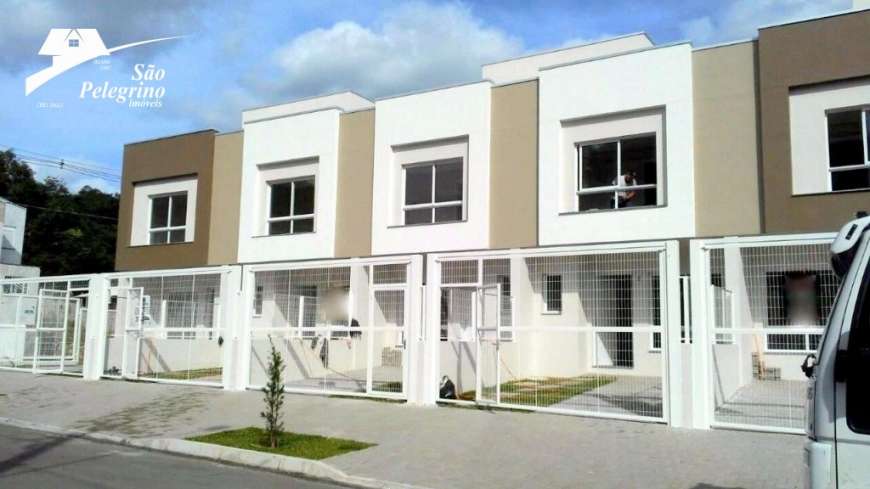 Sobrado com 2 Quartos à Venda, 62 m² por R$ 205.000 Desvio Rizzo, Caxias do Sul - RS