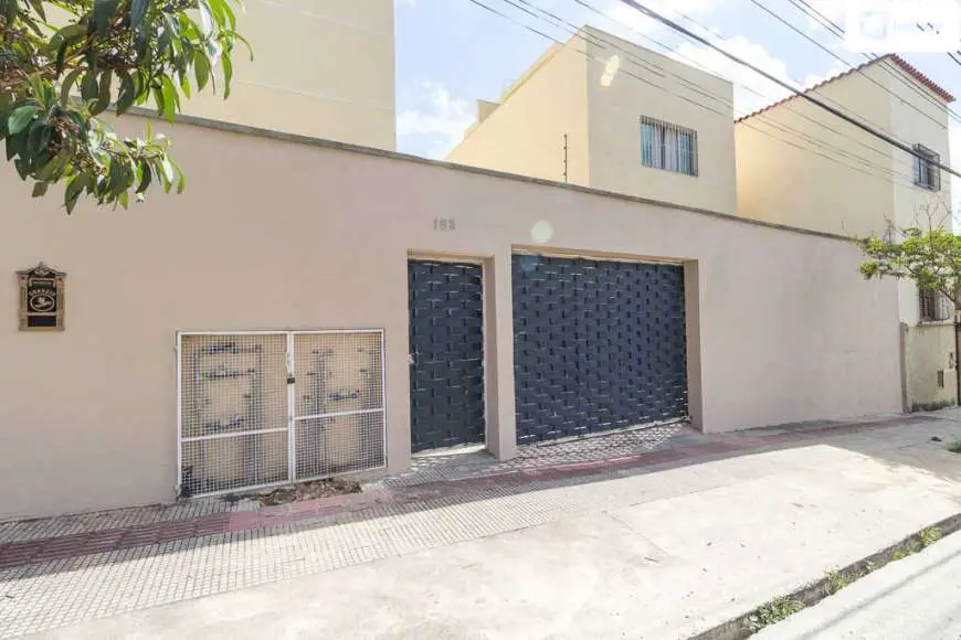 Casa com 2 Quartos para Alugar, 90 m² por R$ 1.300/Mês Rua Potumaio, 153 - São Geraldo, Belo Horizonte - MG