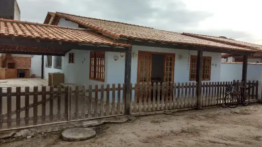 Casa com 3 Quartos à Venda por R$ 800.000 Rua Antônio Souza Teixeira - Praia Grande, Arraial do Cabo - RJ