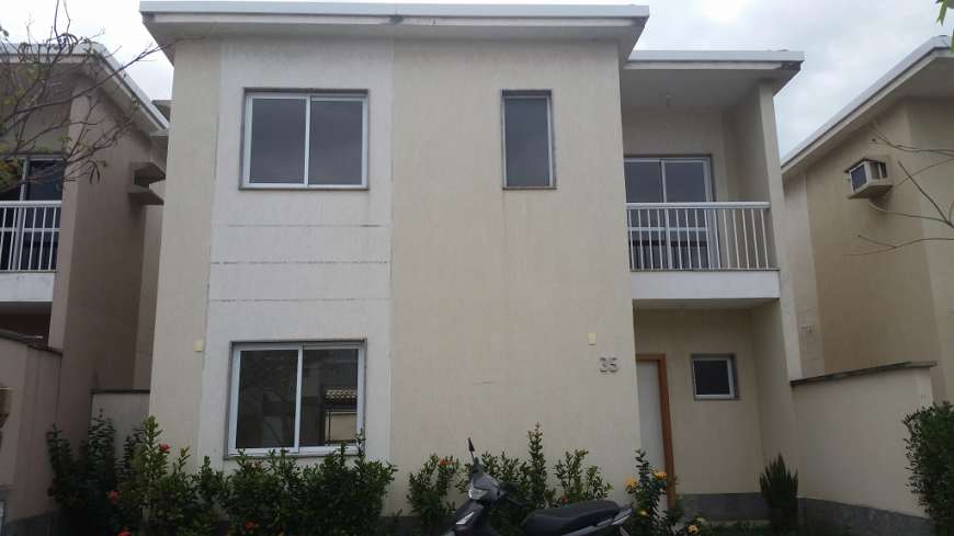 Casa de Condomínio com 3 Quartos para Alugar por R$ 2.600/Mês Colina de Laranjeiras, Serra - ES