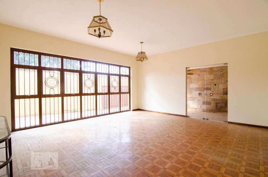 Casa com 4 Quartos para Alugar, 300 m² por R$ 2.850/Mês Rua Carlos Gerim, 33 - Guanabara, Campinas - SP