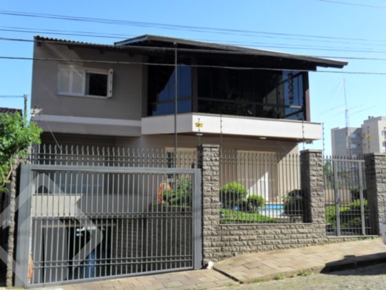 Casa com 4 Quartos à Venda, 477 m² por R$ 1.800.000 Rua João Manoel Guedes Falcão, 845 - Madureira, Caxias do Sul - RS