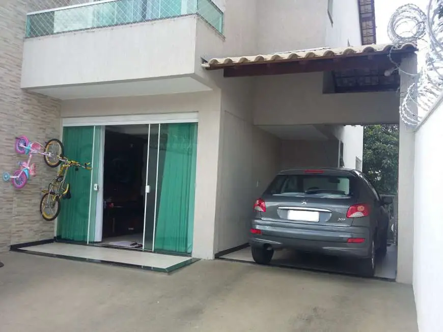 Casa com 3 Quartos à Venda, 160 m² por R$ 549.000 Universitário, Belo Horizonte - MG