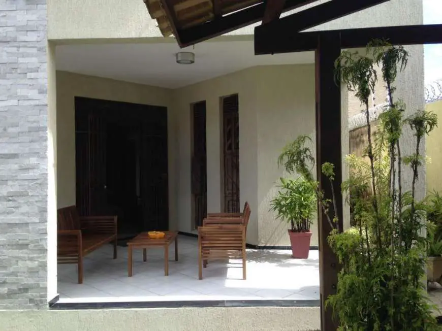 Casa com 4 Quartos para Alugar, 360 m² por R$ 3.000/Mês Rua da Lagosta, 1282 - Ponta Negra, Natal - RN