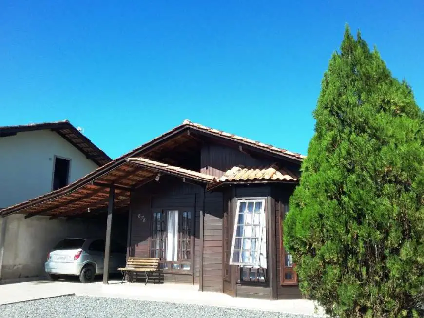 Casa com 3 Quartos à Venda, 144 m² por R$ 350.000 Rua Arnaldo Davet, 678 - Espinheiros, Joinville - SC