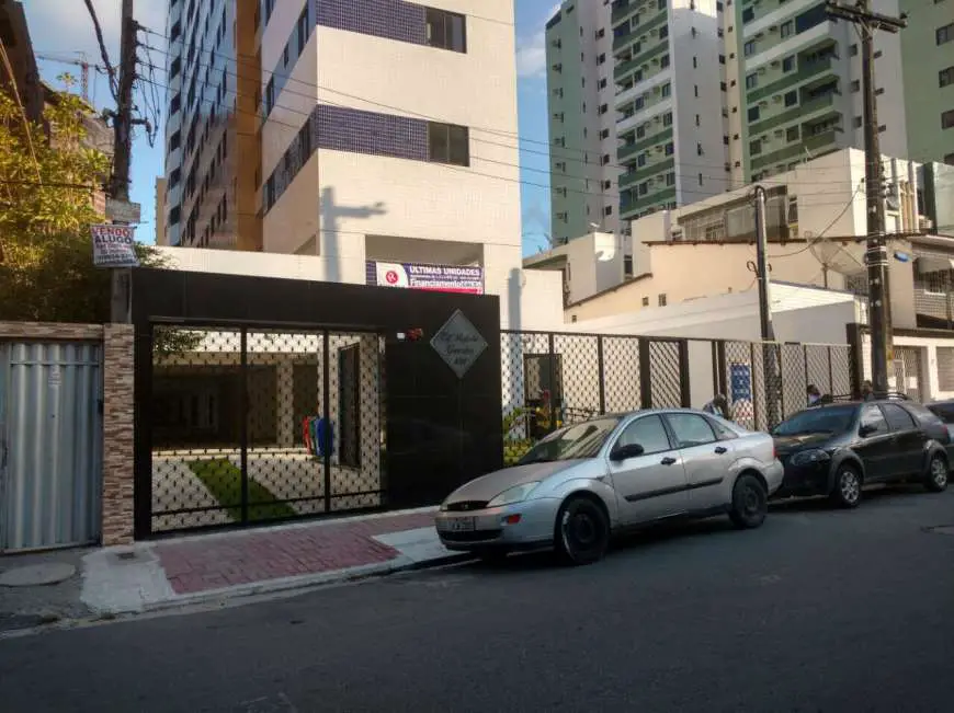Apartamento com 2 Quartos à Venda, 47 m² por R$ 246.000 Estrada de Belém, 415 - Encruzilhada, Recife - PE