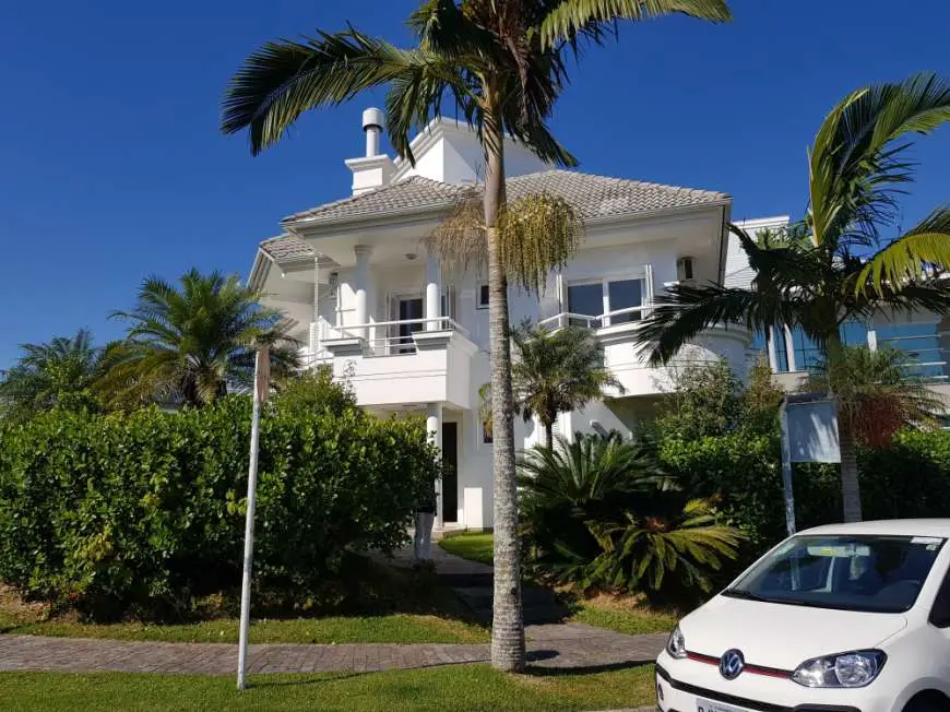 Casa com 5 Quartos para Alugar por R$ 3.300/Dia Avenida dos Búzios - Jurerê Internacional, Florianópolis - SC