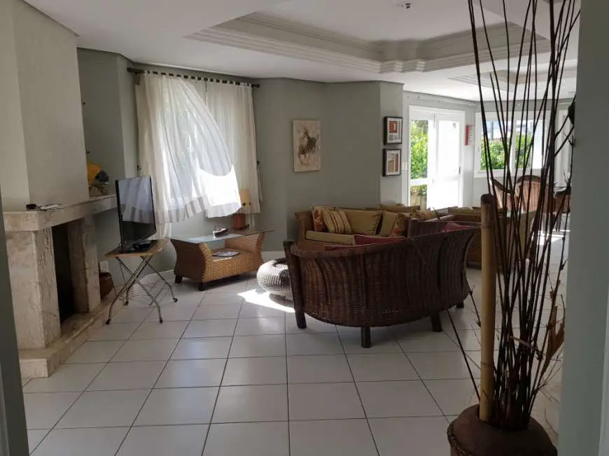 Casa com 5 Quartos para Alugar por R$ 3.300/Dia Avenida dos Búzios - Jurerê Internacional, Florianópolis - SC