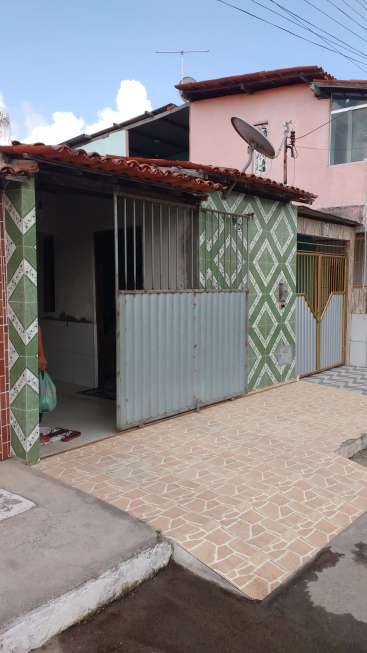 Casa com 2 Quartos à Venda, 75 m² por R$ 60.000 2ª Travessa Barrolândia - Feira de Santana - BA