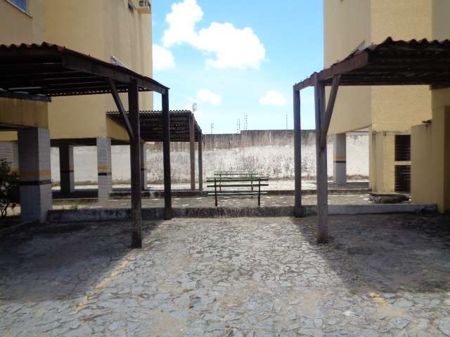 Apartamento com 3 Quartos para Alugar por R$ 650/Mês Rua Júlio César, 1620 - Damas, Fortaleza - CE