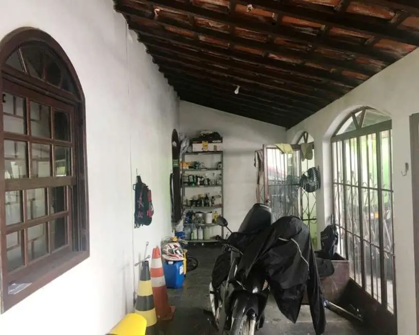 Casa com 5 Quartos para Alugar por R$ 10.000/Mês Santa Lúcia, Belo Horizonte - MG