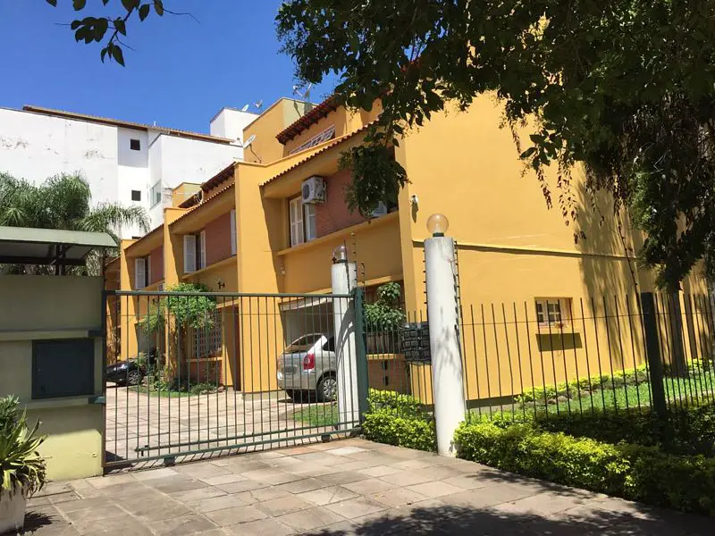 Casa com 3 Quartos à Venda, 117 m² por R$ 450.000 Medianeira, Porto Alegre - RS