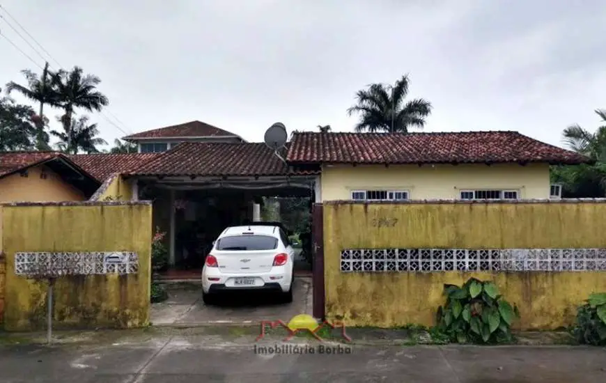 Casa com 3 Quartos à Venda, 135 m² por R$ 380.000 Espinheiros, Joinville - SC