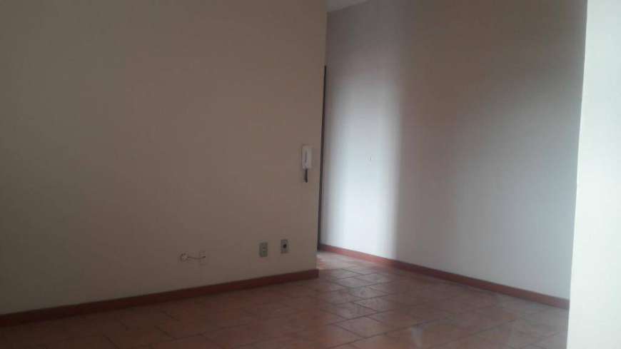 Apartamento com 2 Quartos para Alugar, 67 m² por R$ 650/Mês Brasil Industrial, Belo Horizonte - MG
