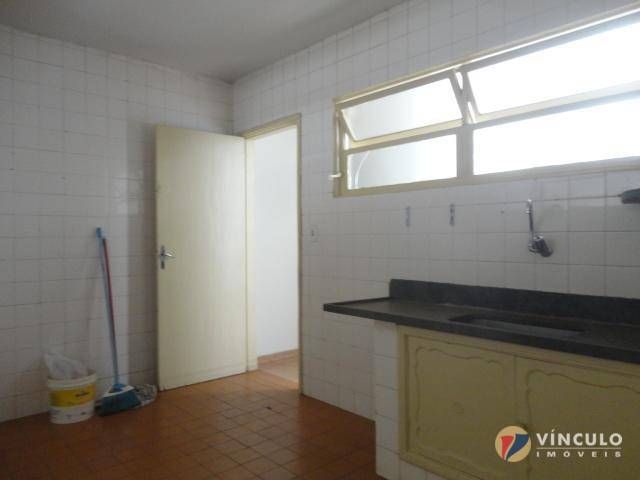 Apartamento com 3 Quartos para Alugar, 117 m² por R$ 800/Mês Olinda, Uberaba - MG