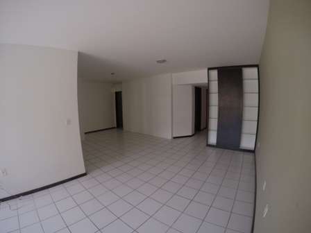 Apartamento com 3 Quartos para Alugar, 107 m² por R$ 1.400/Mês Avenida Doutor José Sampaio Luz, 267 - Ponta Verde, Maceió - AL