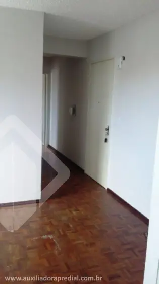 Apartamento com 2 Quartos à Venda, 58 m² por R$ 170.000 Rua Eleutério Roncada, 256 - Floresta, Caxias do Sul - RS