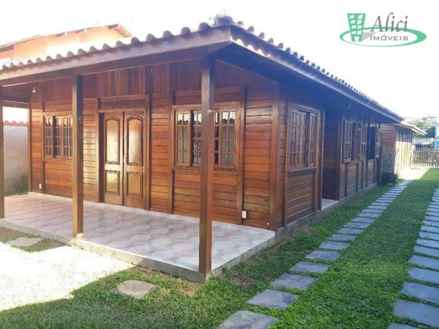 Casa com 2 Quartos para Alugar, 100 m² por R$ 1.900/Mês Campeche, Florianópolis - SC
