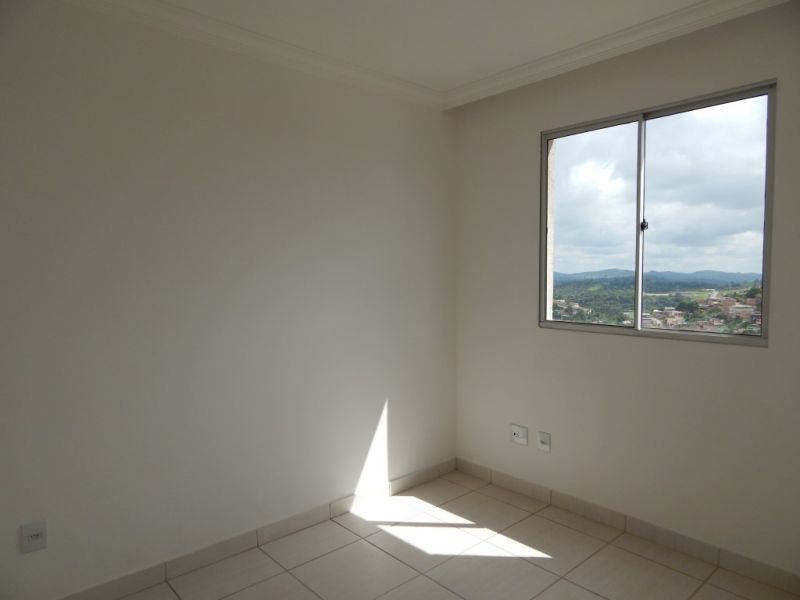 Apartamento com 2 Quartos à Venda, 79 m² por R$ 220.000 Rua Rita Camargos, 78 - Nacional, Contagem - MG